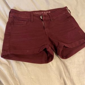 American eagle size 4 burgundy shorts